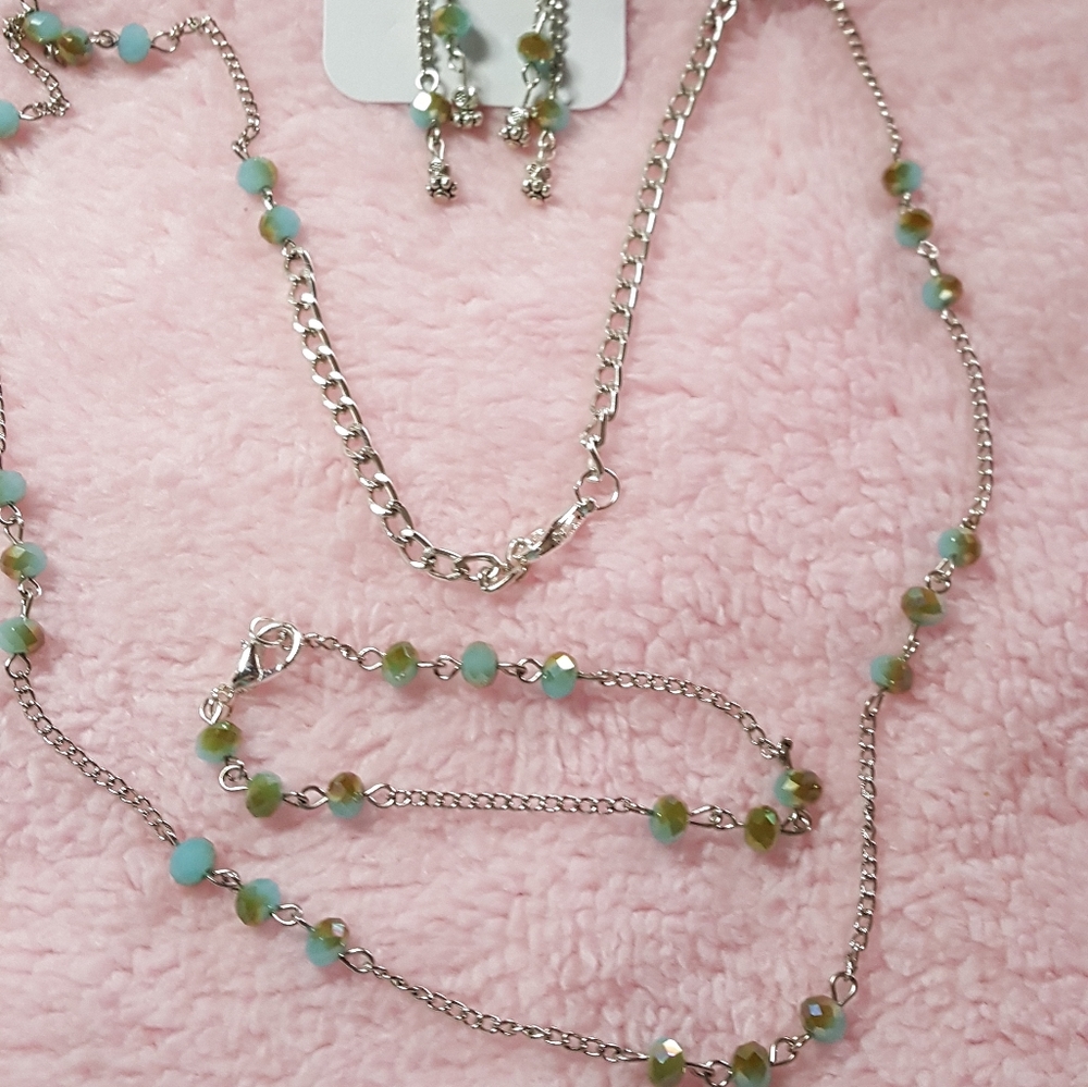 Necklace bracelet and earrings
